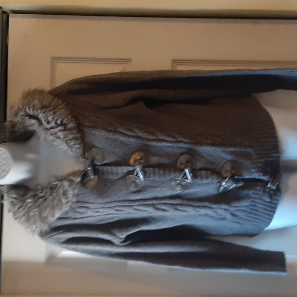 Justice gray sweater with faux fur collar,  size 20. Large